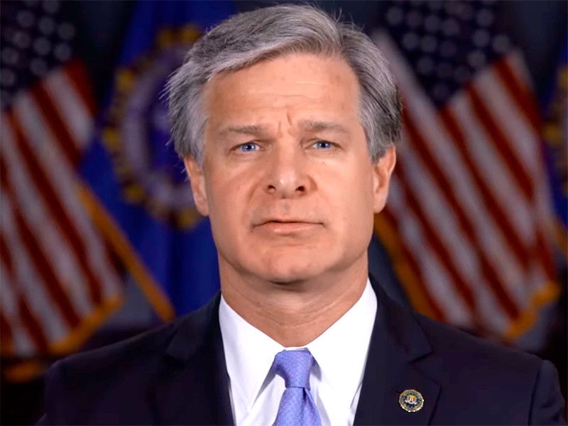 Глава ФБР:  Россия предпринимает "очень активные усилия" по влиянию на выборы в США через социальные сети и СМИ