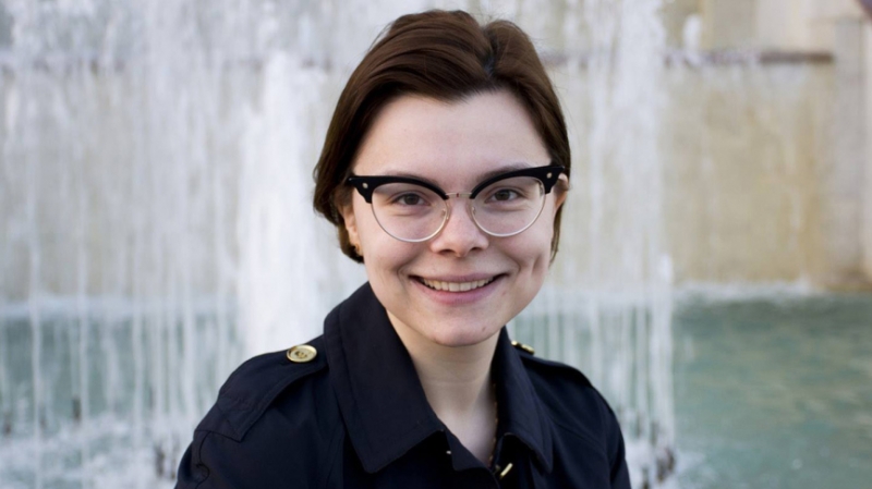 Молодая жена Петросяна случайно показала округлившийся живот