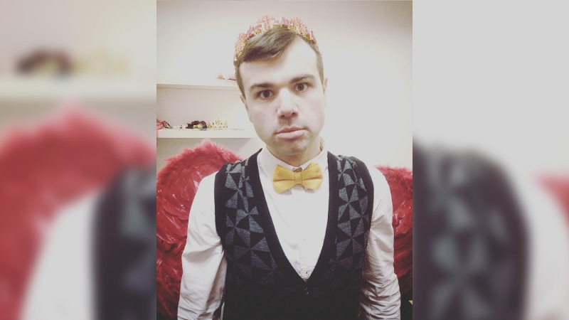 Полежайкин из «Папиных дочек» приехал на шоу в инвалидном кресле