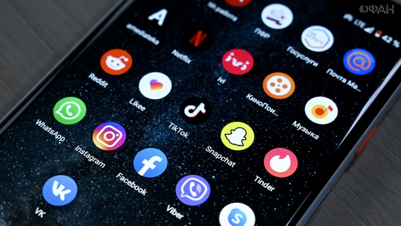 Пользователи Facebook и Instagram сообщают о сбоях в работе соцсетей