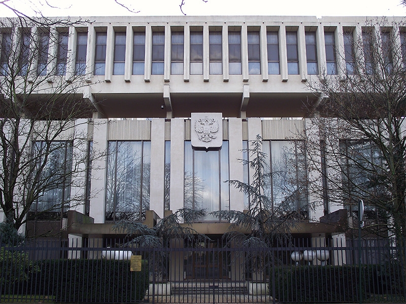 Посольство России не считает россиянином убийцу преподавателя во Франции