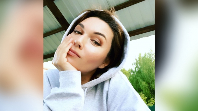 Утренний образ актрисы из «Не родись красивой» рассмешил фанатов