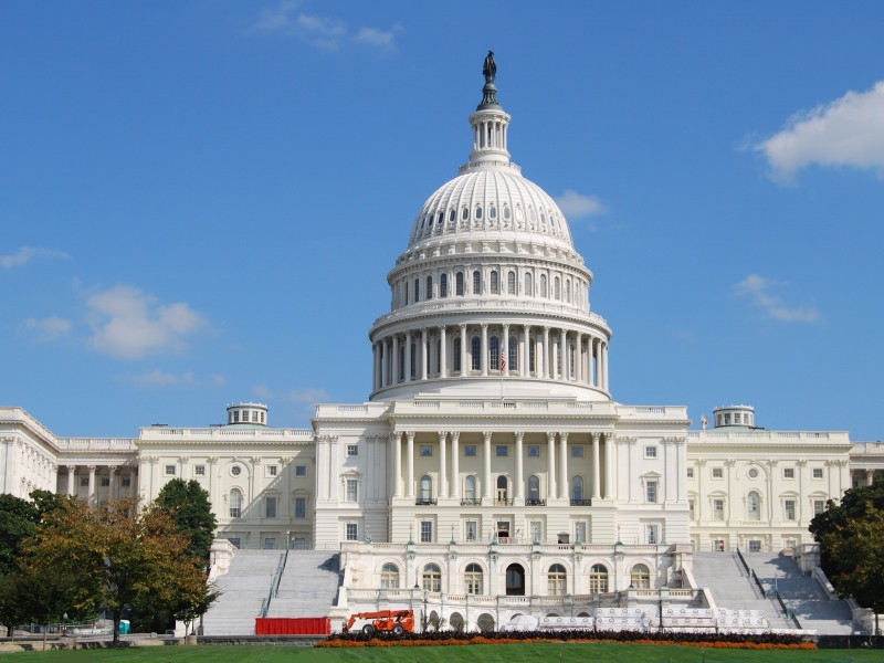 В США потребовали расследовать взаимные российско-американские поставки аппаратов ИВЛ