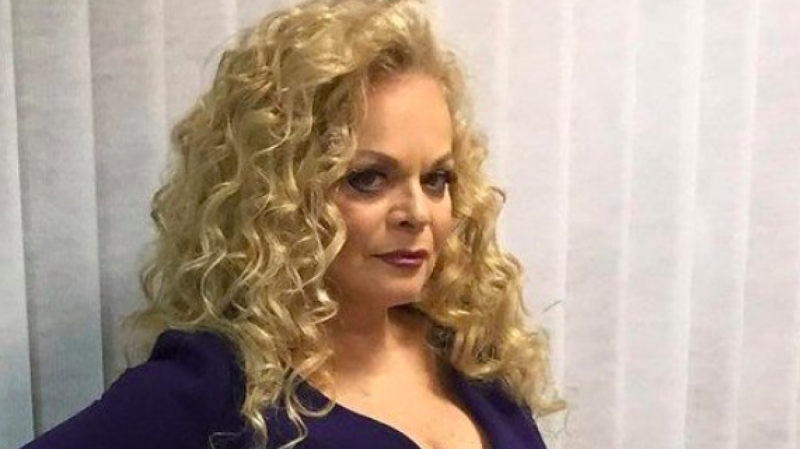 Заметно постройневшая Долина удивила публику тонкой талией 