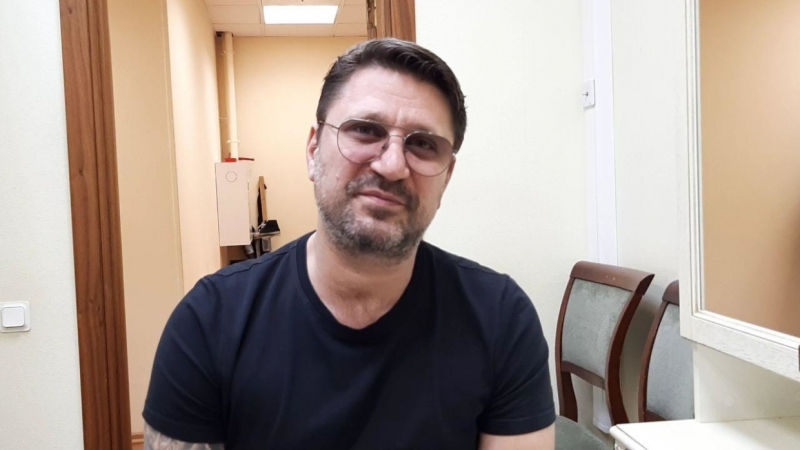 Звезда сериала «Счастливы вместе» женился в четвертый раз