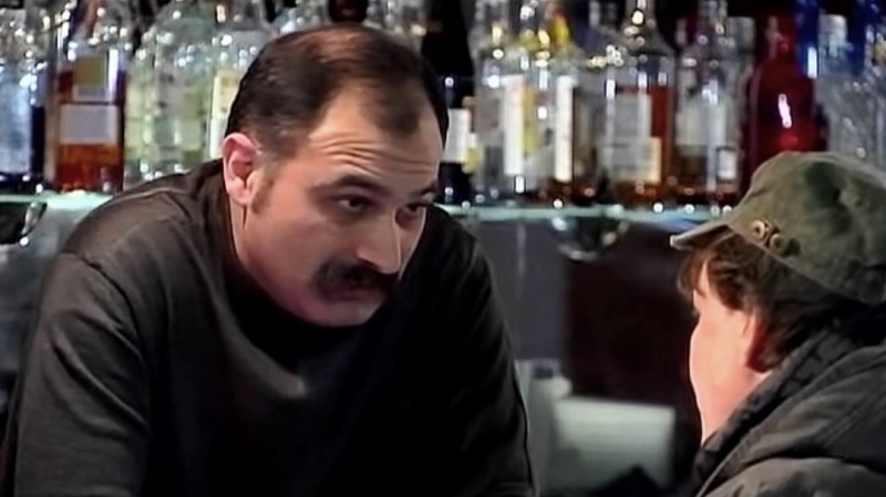 Актера из фильма «72 метра» подозревают в краже смартфона в Москве