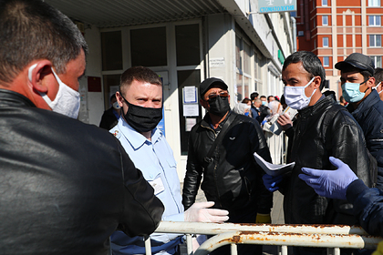 Число получателей пособий по безработице выросло в пять раз