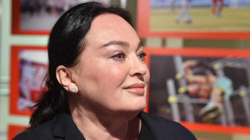 Дочь Гузеевой потрясла поклонников матери модным коронавирусным нарядом