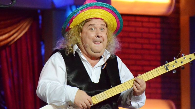 Похудевший юморист из Кривого Зеркала собирается удалять лишнюю кожу