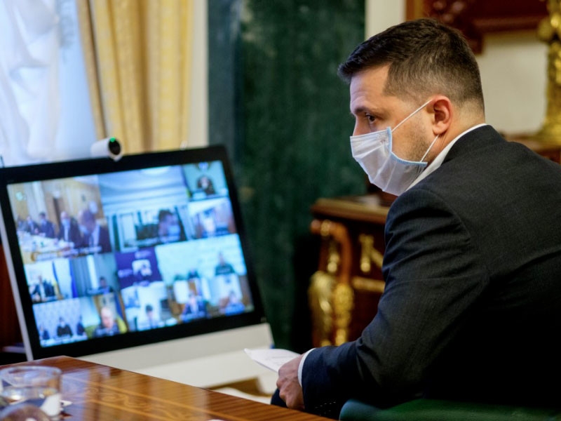 Заразившийся коронавирусом Зеленский госпитализирован