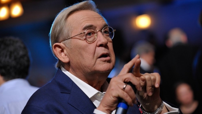 Юрий Стоянов рассказал о терапевтическом эффекте вакцины от COVID-19