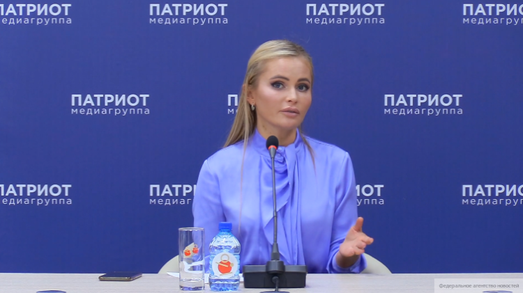 Телефон Даны Борисовой взломали во время съемок у Галкина